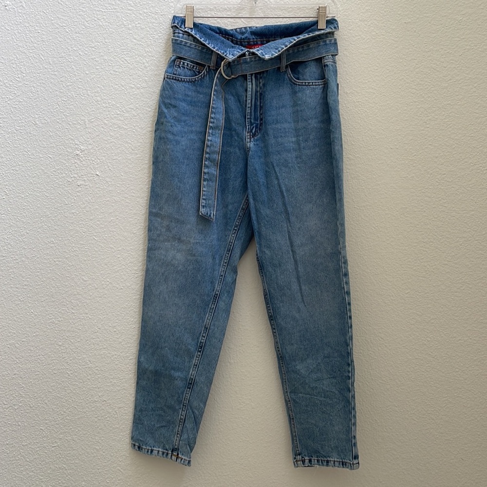 Guess Reda fold over belted mom jean straight leg medium wash like new